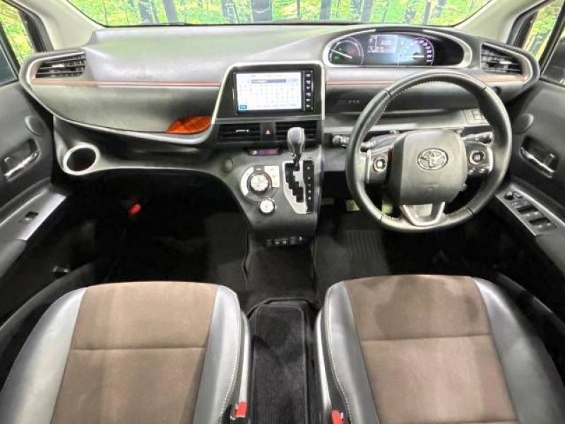 2020 TOYOTA Sienta 